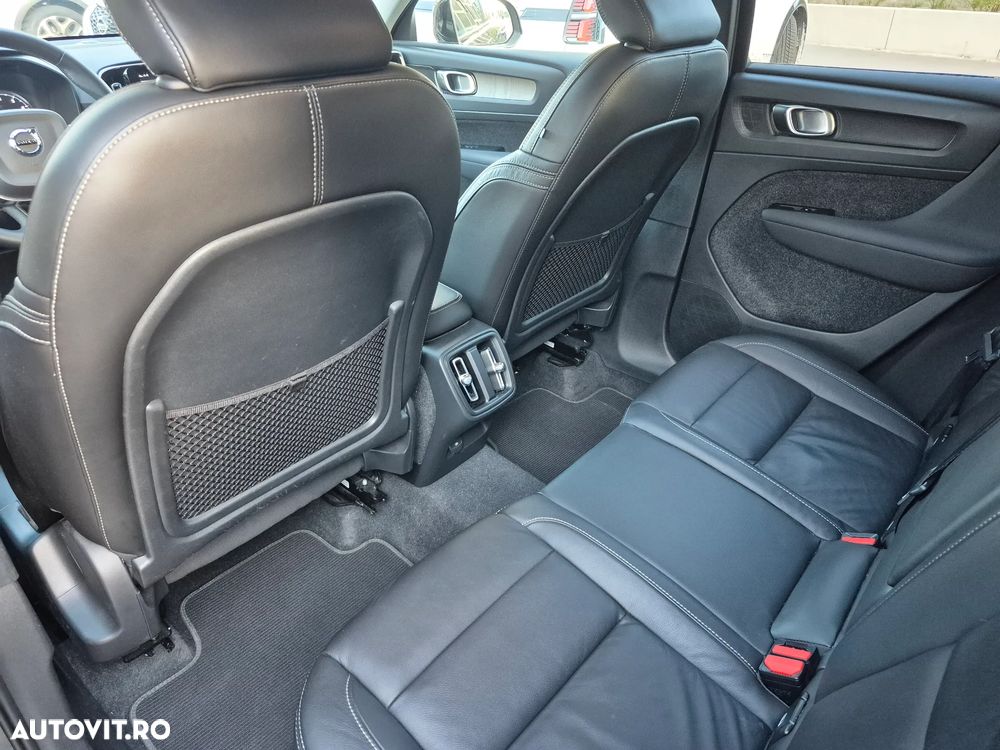 Volvo XC 40 T2 Plus Dark - 19