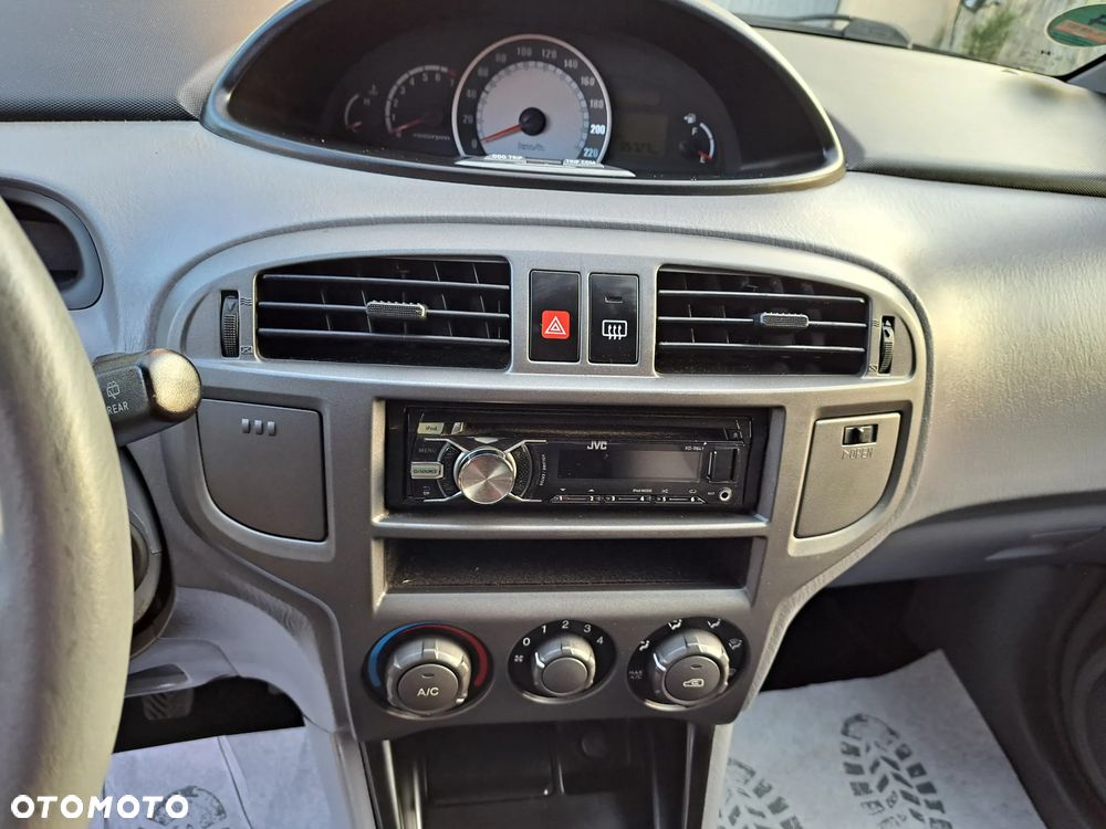 Hyundai Matrix 1.6 GLS - 29