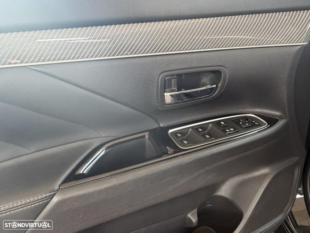 Mitsubishi Outlander 2.0 Instyle Navi - 5