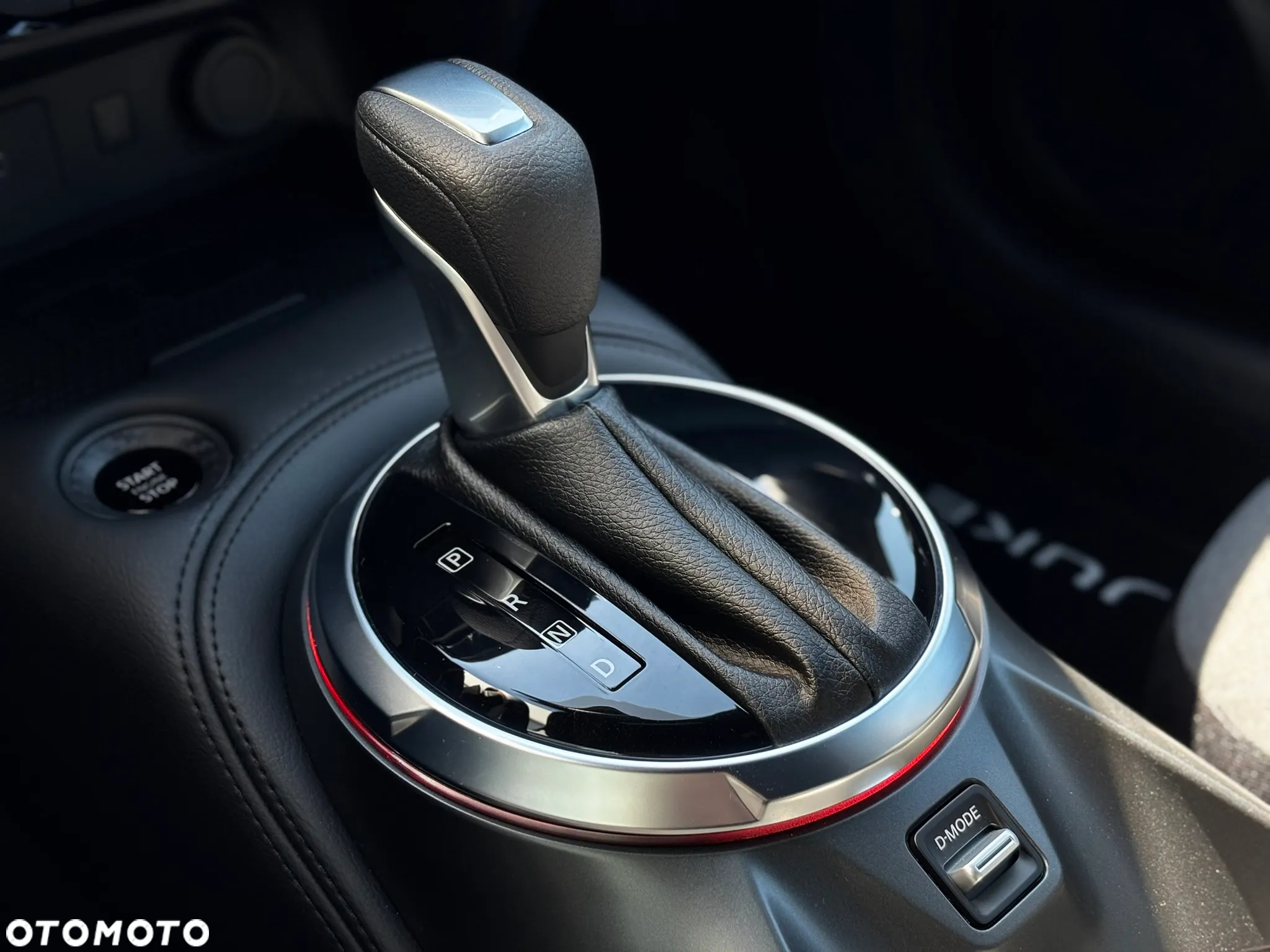 Nissan Juke 1.0 DIG-T N-Connecta DCT - 12