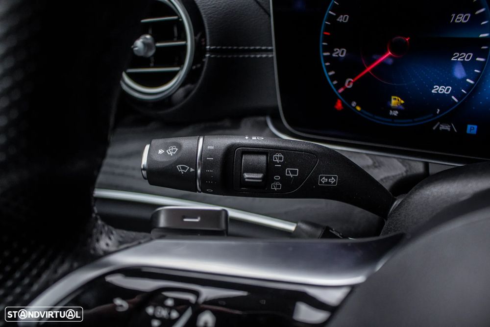 Mercedes-Benz E 300 e AMG Line - 17