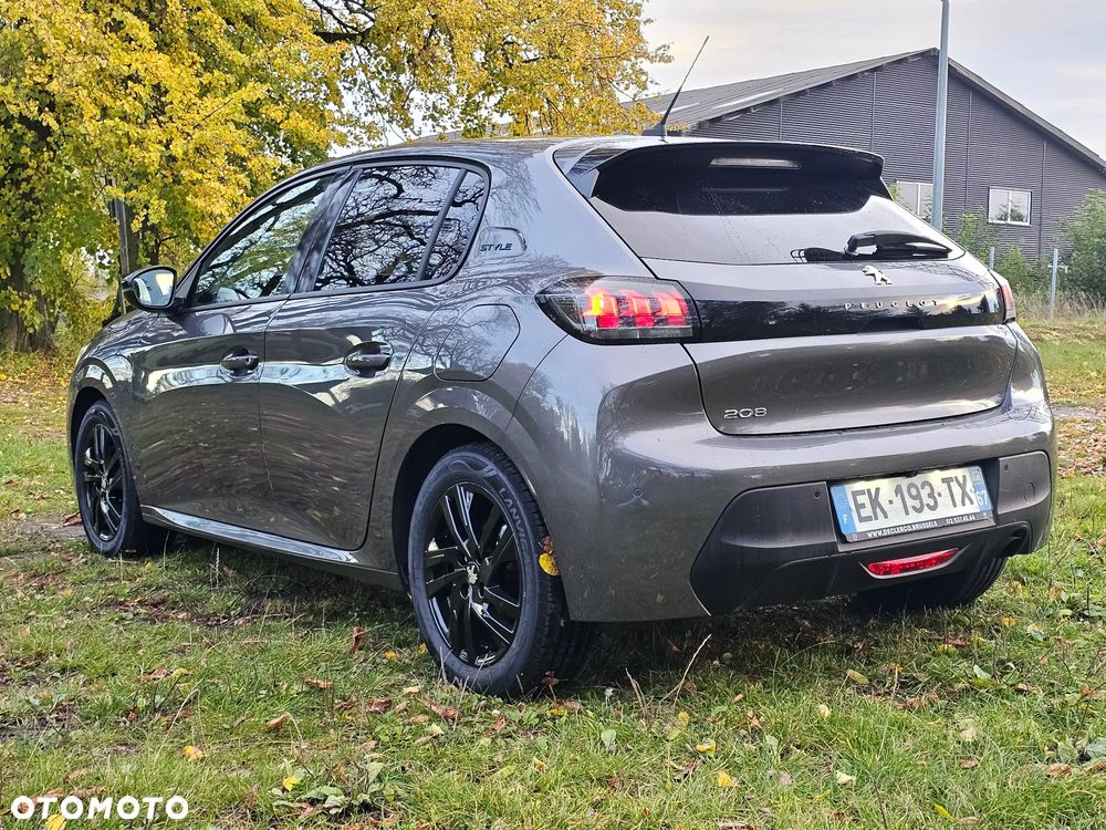 Peugeot 208 - 5
