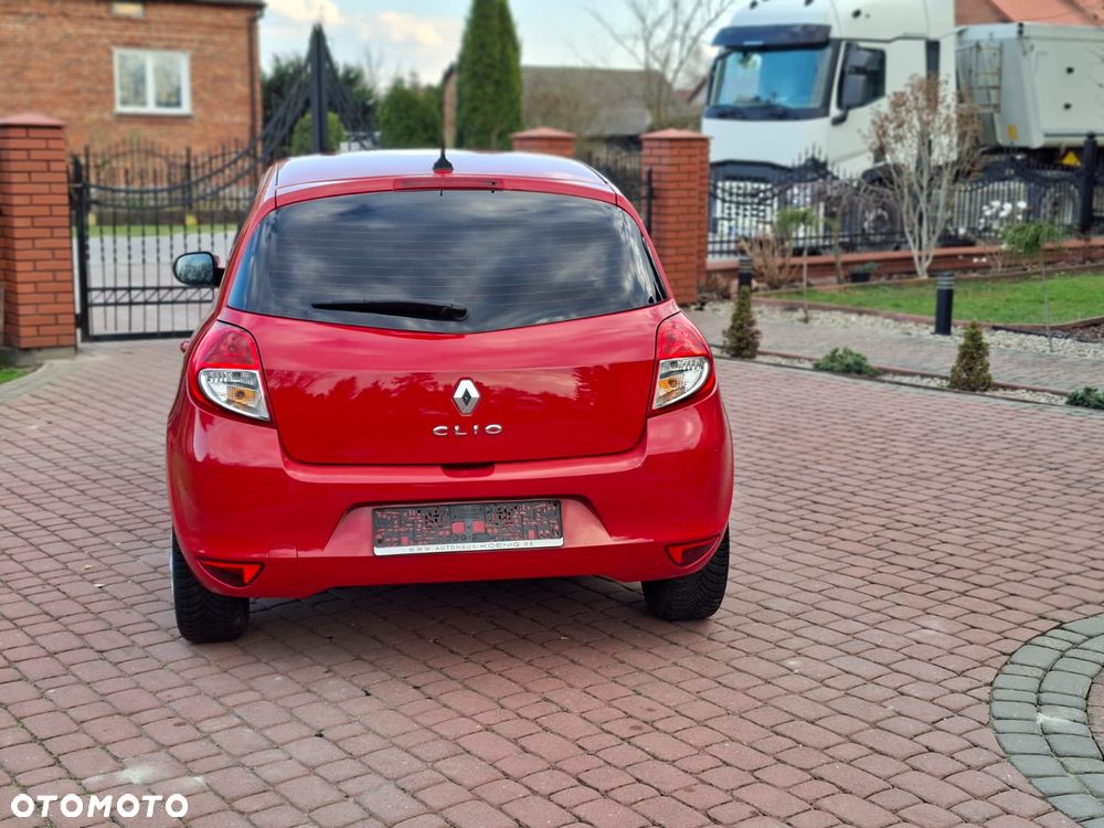 Renault Clio 1.2 16V 75 TomTom Edition - 7
