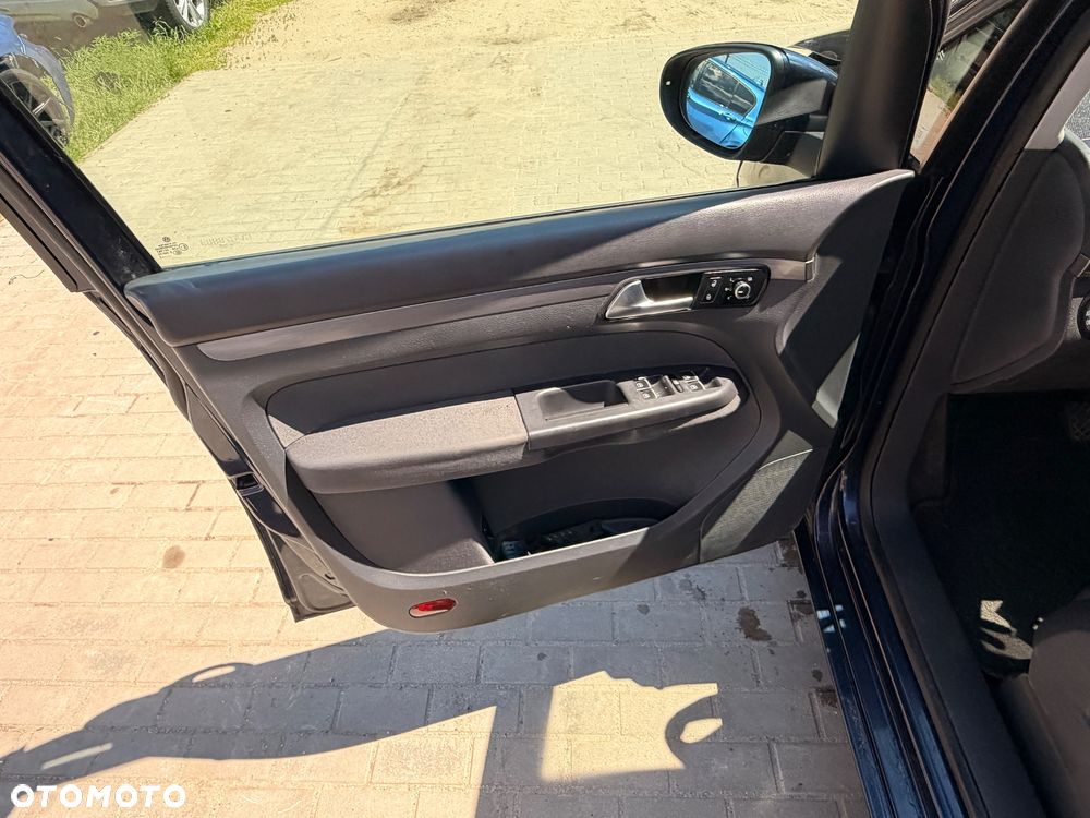 Volkswagen Touran 1.6 TDI DPF BlueMotion Technology DSG Highline - 16