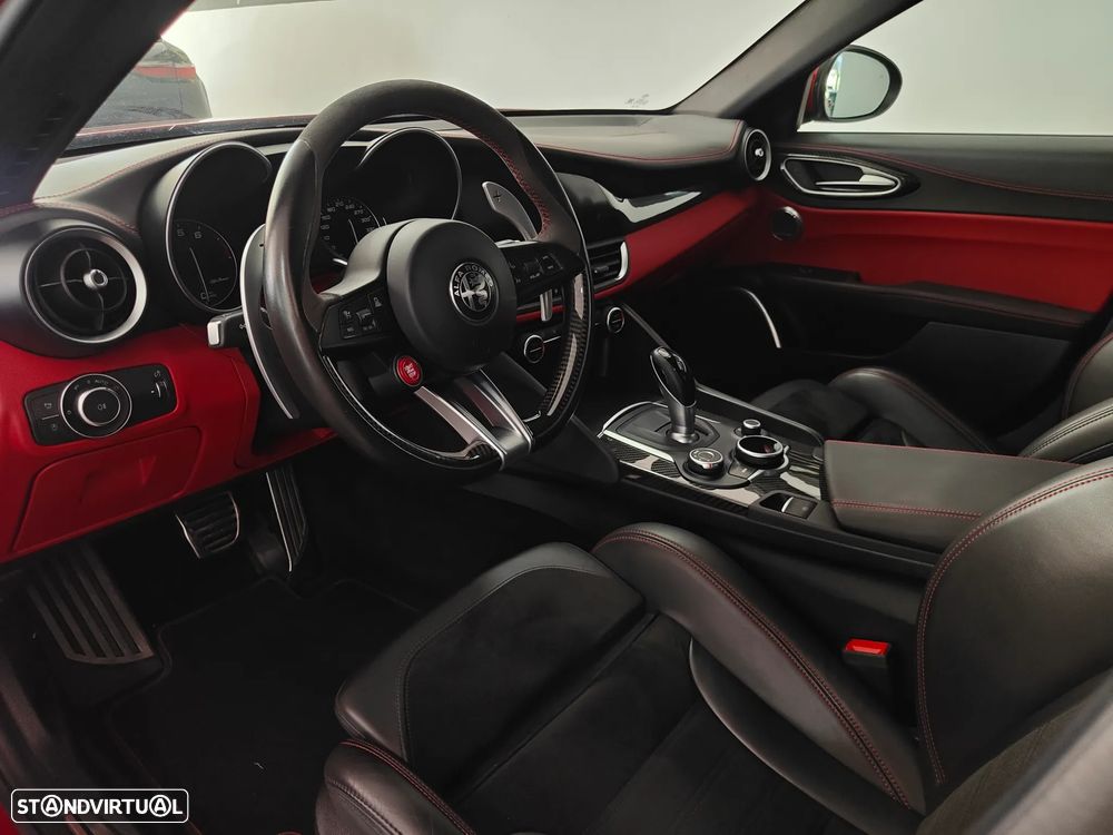 Alfa Romeo Giulia 2.9 Bi-Turbo Quadrifoglio AT8 - 42