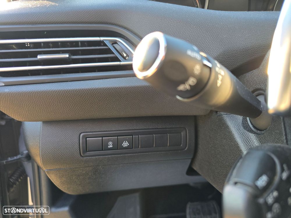 Peugeot 308 1.2 PureTech Allure EAT8 - 34