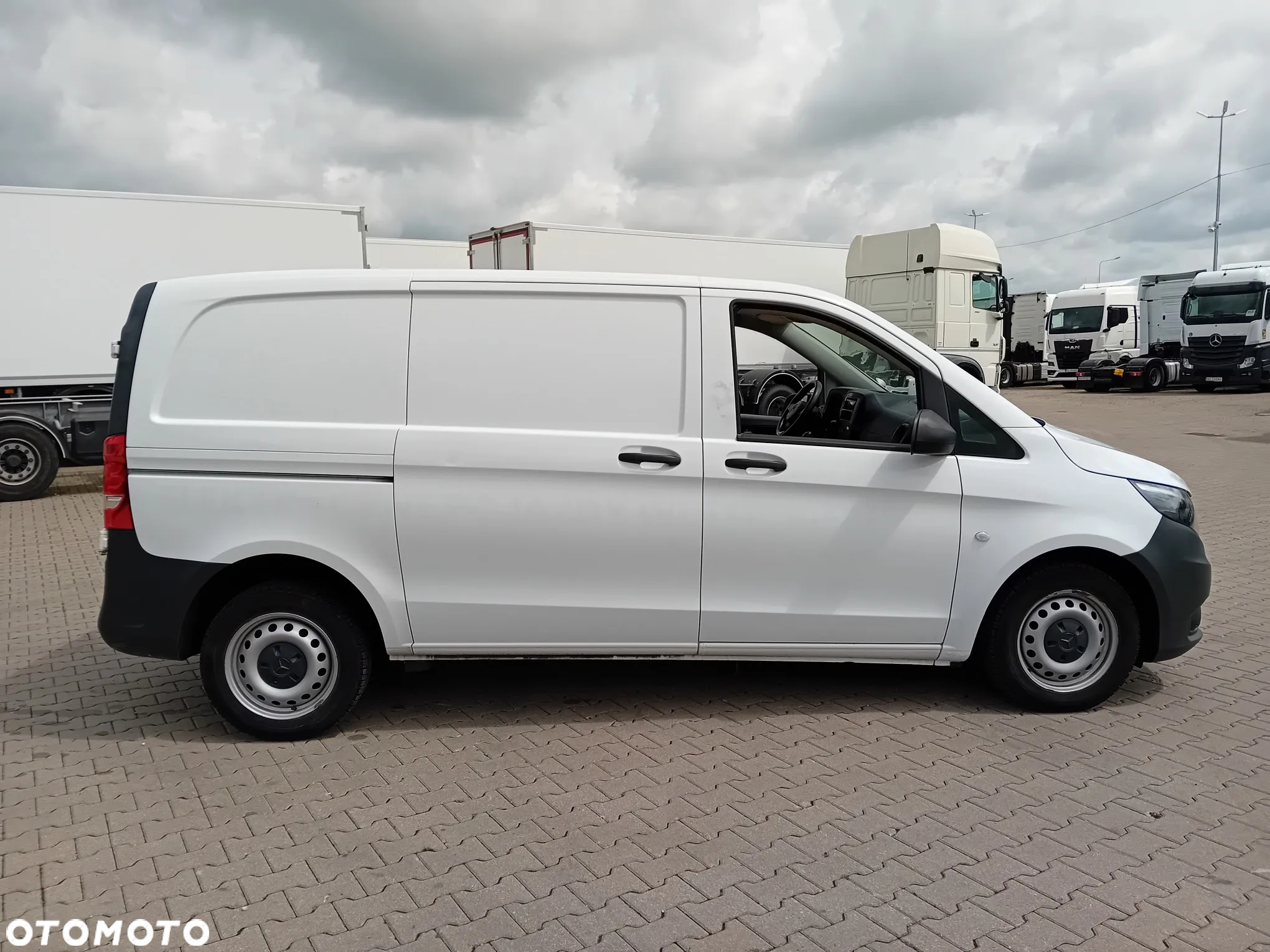 Mercedes-Benz VITO 110 - 6