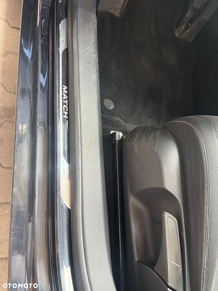 Volkswagen Golf 1.6 TDI DPF MATCH - 12