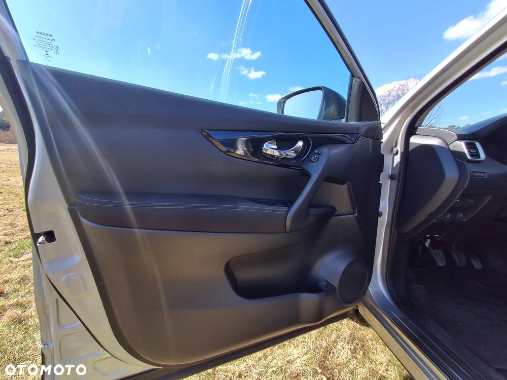 Nissan Qashqai 1.6 DCi N-Connecta EU6 - 24