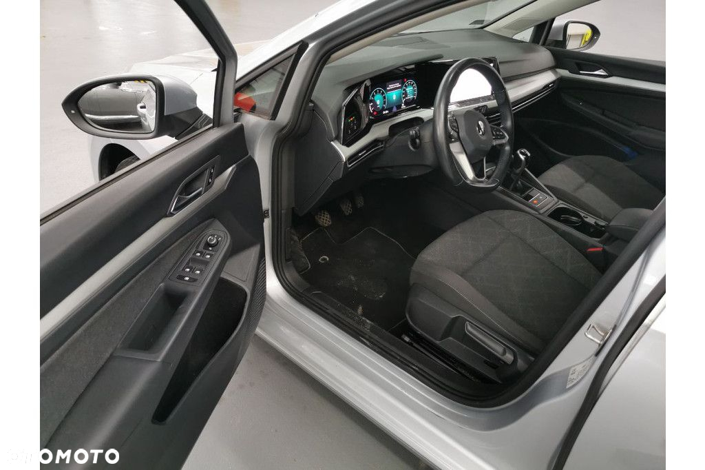 Volkswagen Golf - 6