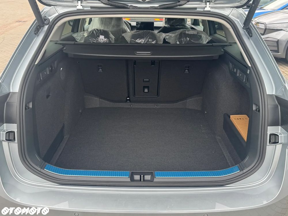 Skoda Superb 2.0 TDI SCR 4x4 Drive DSG - 10