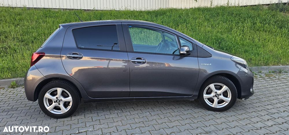 Toyota Yaris - 10