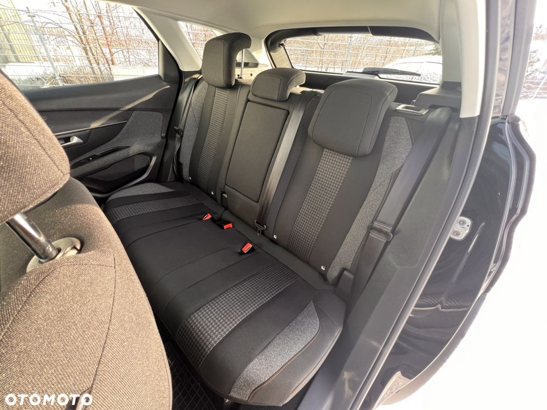 Peugeot 3008 1.2 PureTech Active S&S EAT8 - 10