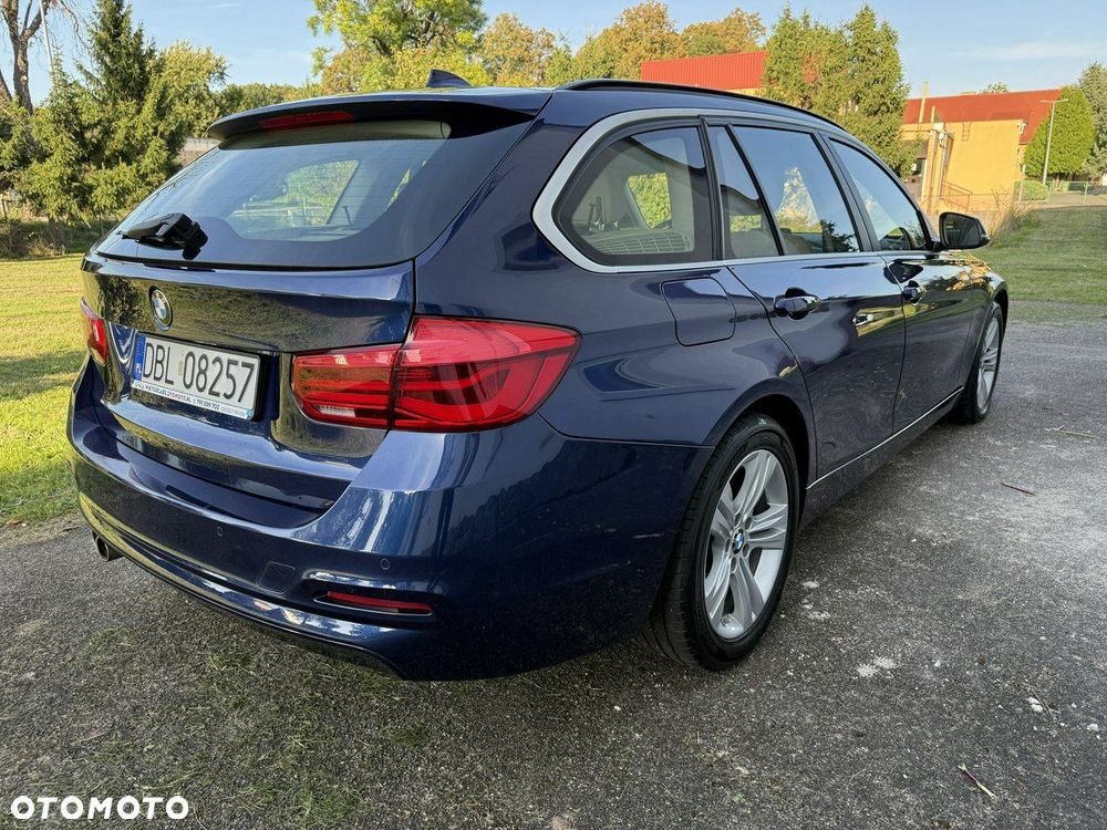 BMW Seria 3 320i Luxury Line - 6