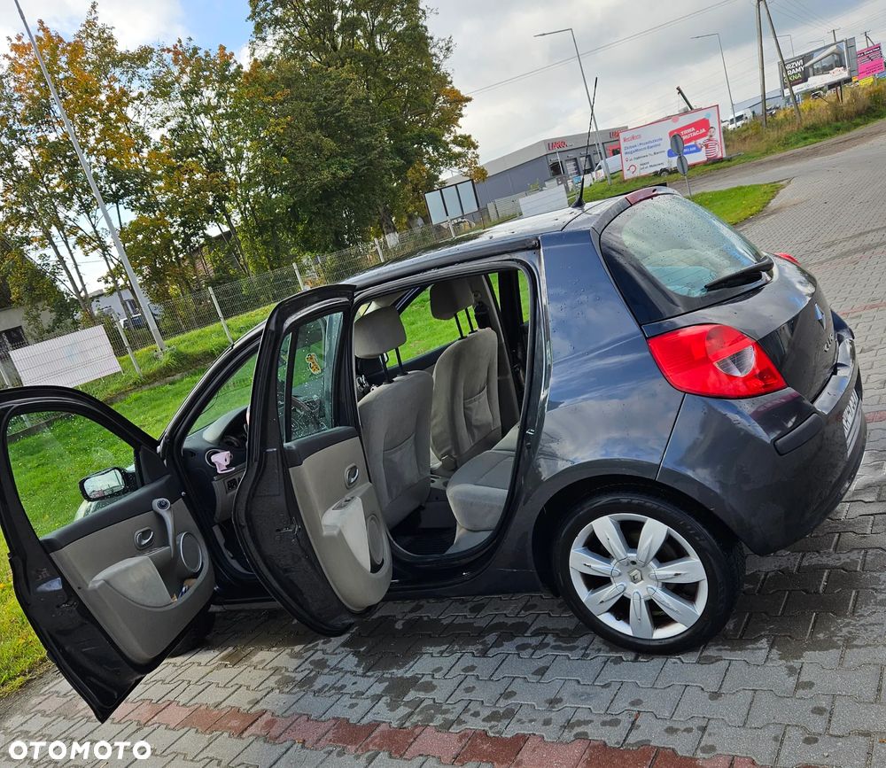 Renault Clio - 13