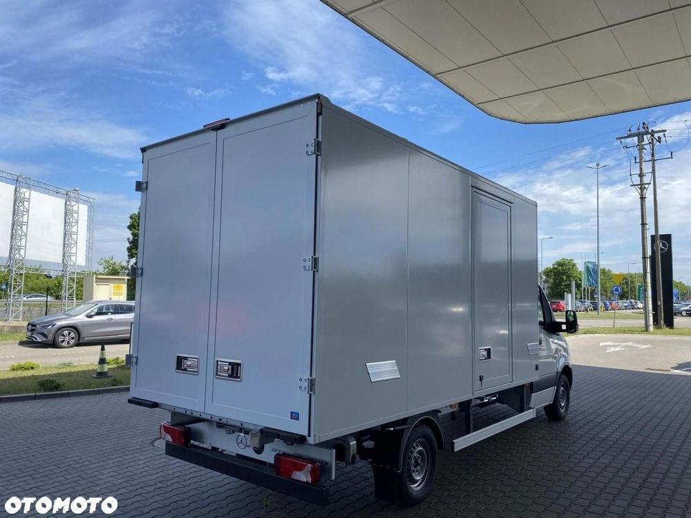 Mercedes-Benz Sprinter - 5