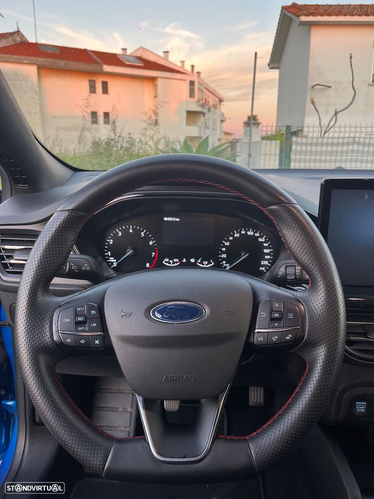 Ford Focus 1.0 EcoBoost Hybrid ST-LINE X - 9