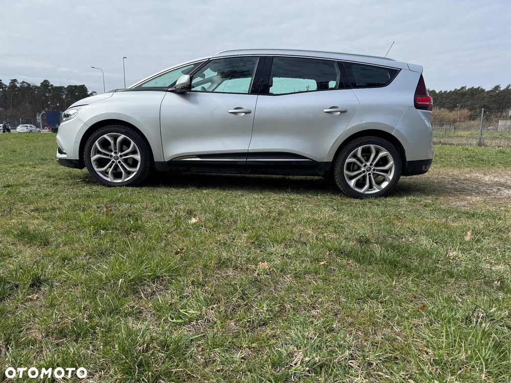 Renault Grand Scenic - 12