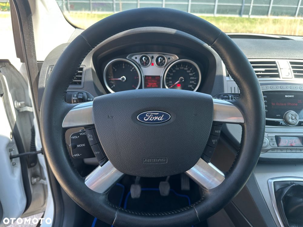 Ford Kuga 2.0 TDCi Titanium - 22