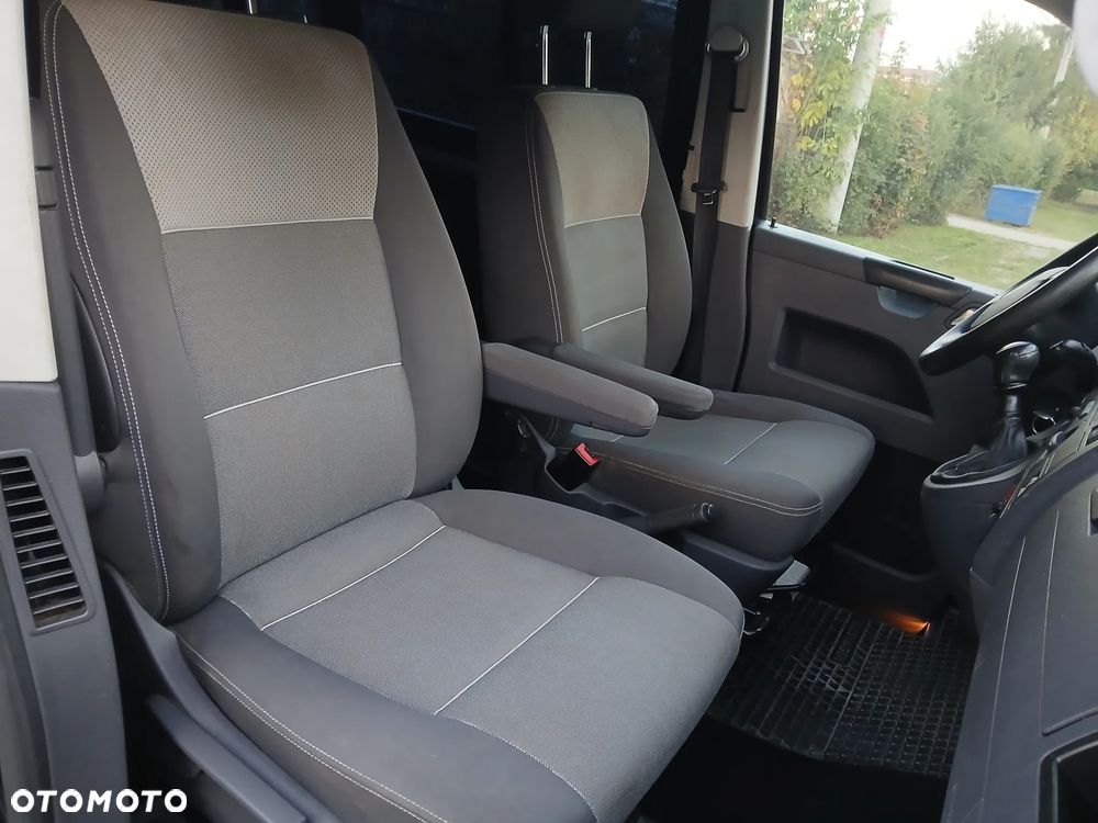 Volkswagen Multivan - 20