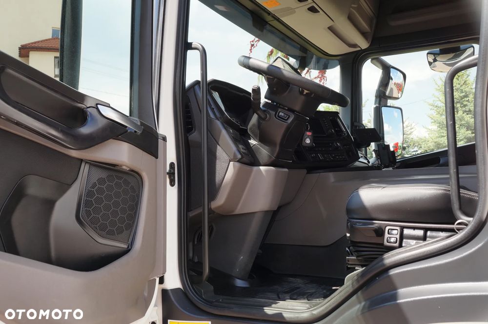 Scania P 450 6x2 CHŁODNIA KONTENER 8.45 m 21 PALET OŚ SKRĘTNA WINDA - 19