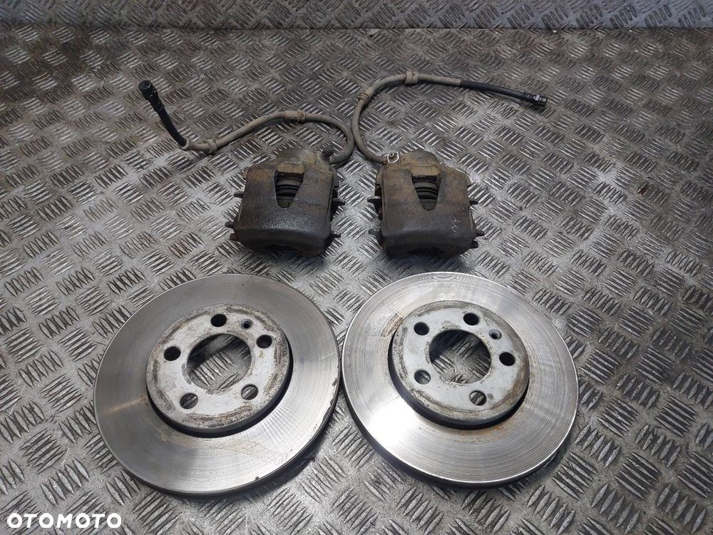 TARCZE HAMULCOWE PRZÓD + KLOCKI + ZACISKI SKODA FABIA I 1.2 6V - 1