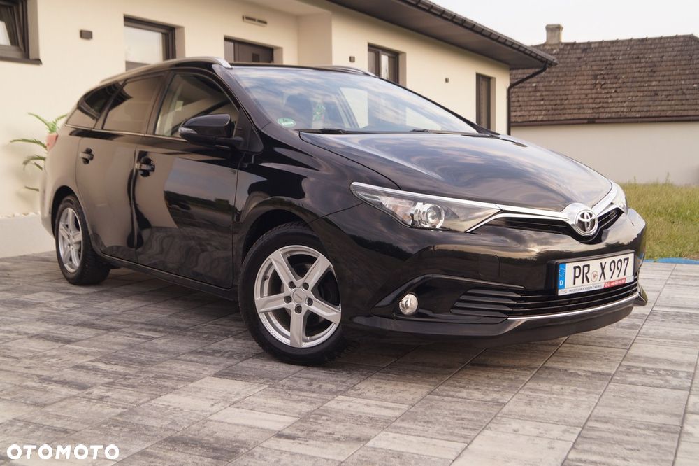 Toyota Auris 1.6 D-4D Executive - 12
