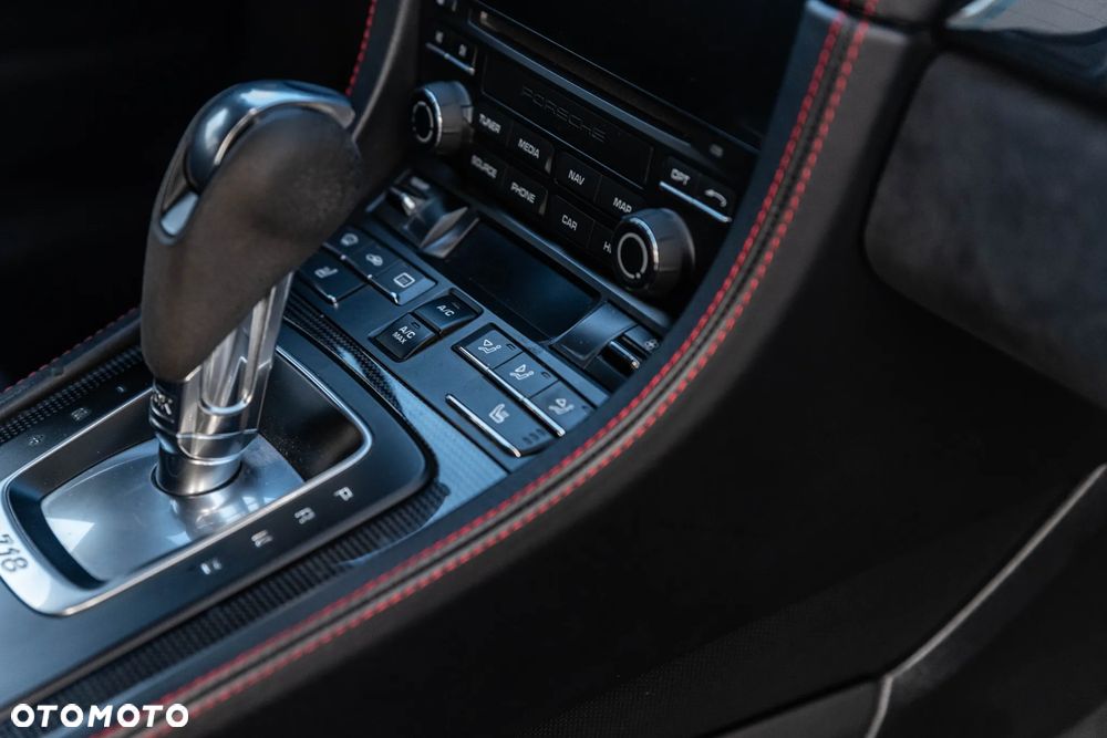 Porsche 718 Cayman GPF GTS PDK - 16