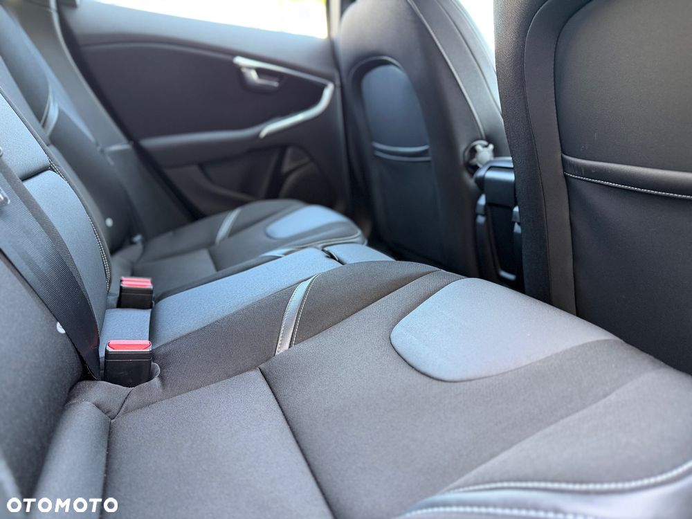 Volvo V40 - 19