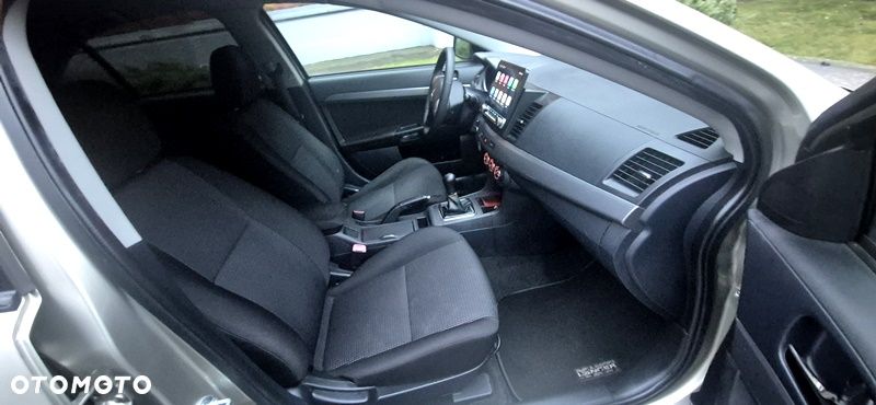 Mitsubishi Lancer 1.6 Intense - 35