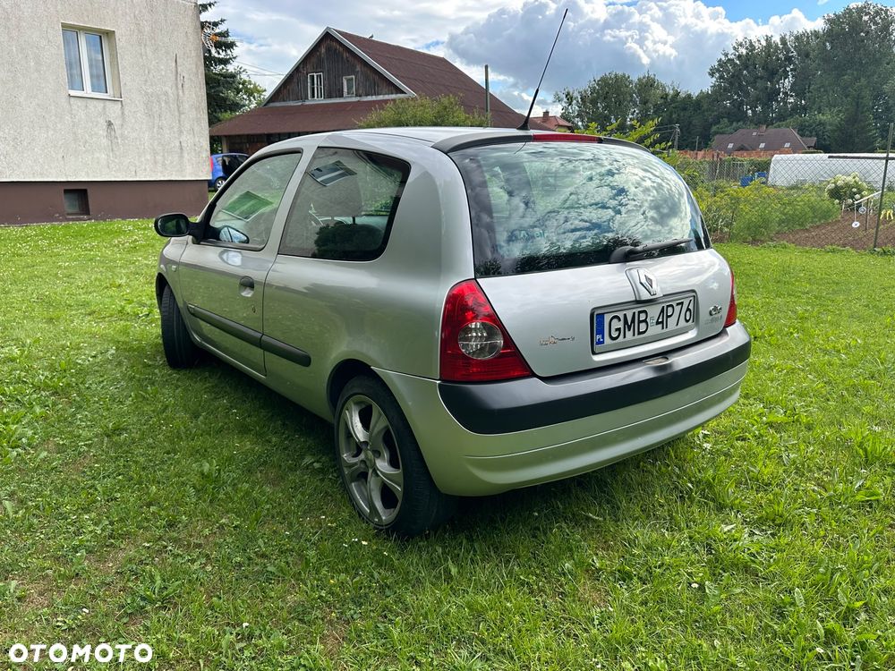 Renault Clio 1.2 16V Authentique - 9