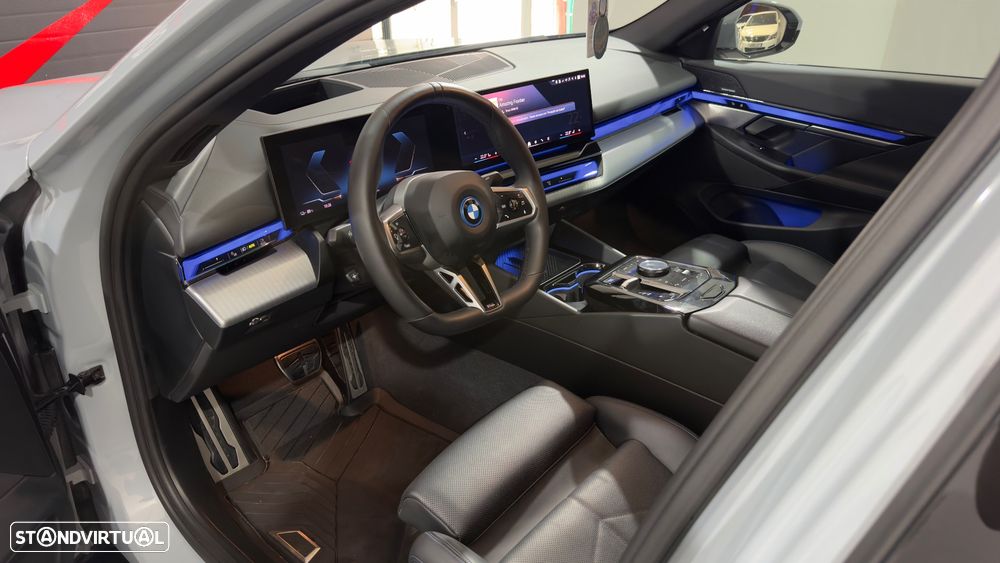 BMW i5 eDrive40 Pack Desportivo M - 16