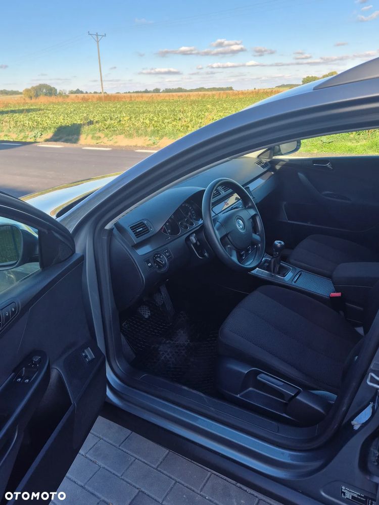 Volkswagen Passat - 10