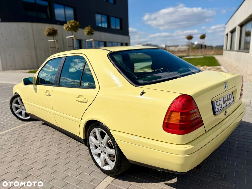 Mercedes-Benz Klasa C 180 Esprit - 16