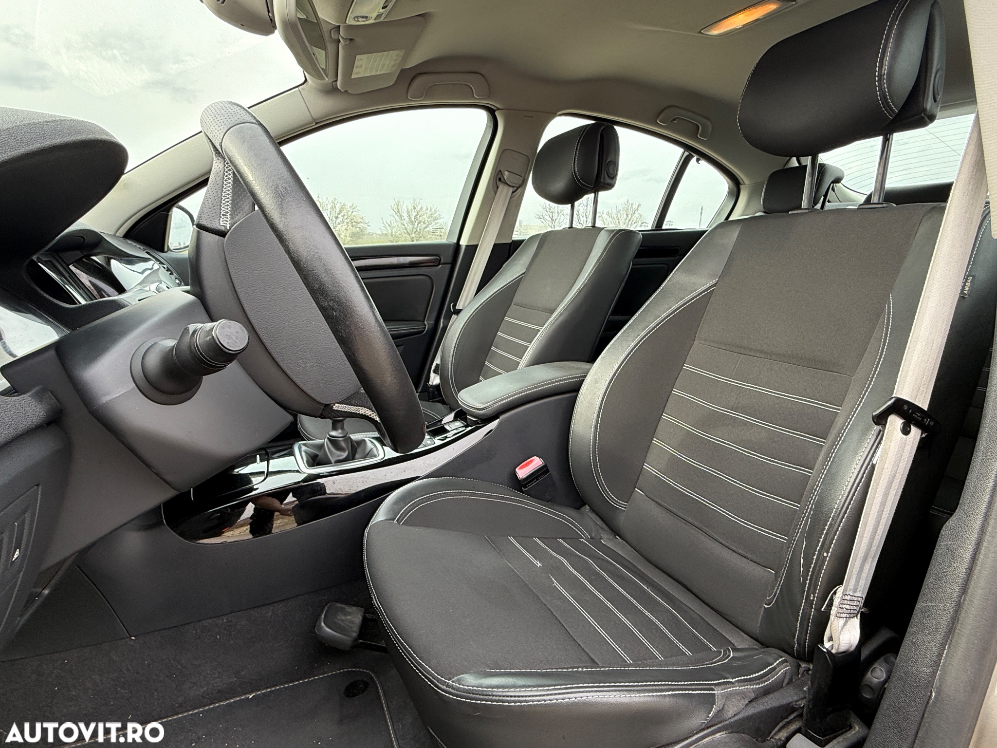 Renault Laguna ENERGY dCi 130 FAP Start & Stop Bose Edition - 6