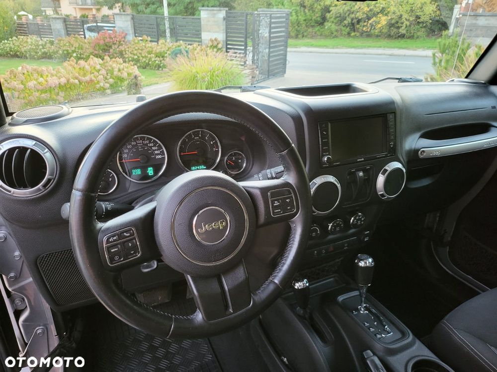 Jeep Wrangler - 9