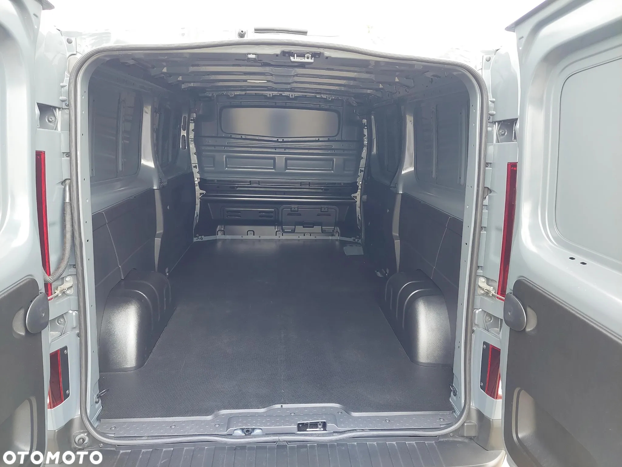 Renault Trafic - 16