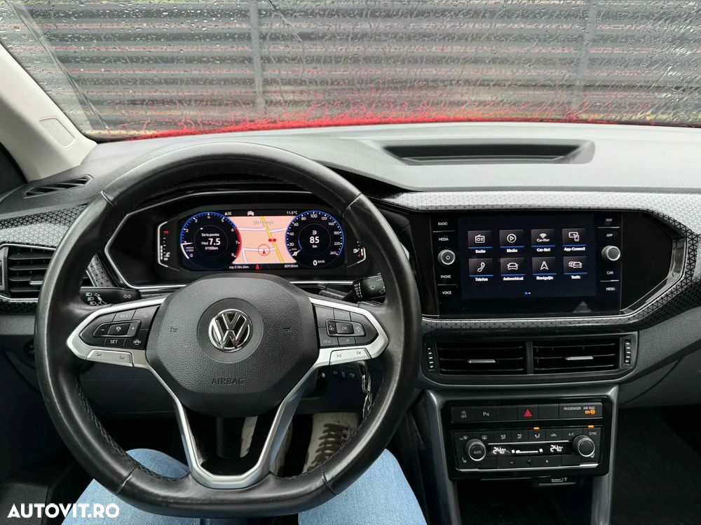 Volkswagen T-Cross - 11
