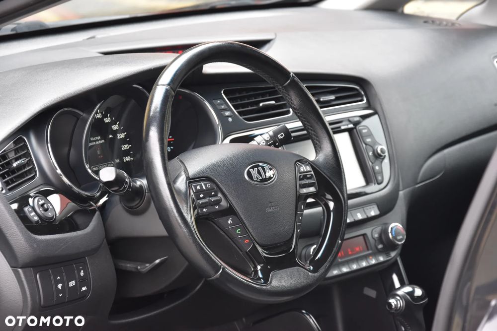 Kia Ceed 1.6 GDI SW DCT Spirit - 18
