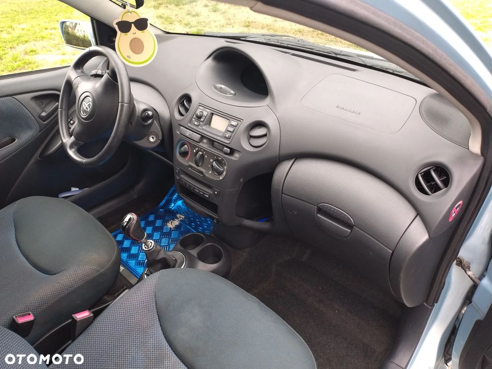 Toyota Yaris 1.0 Base - 10