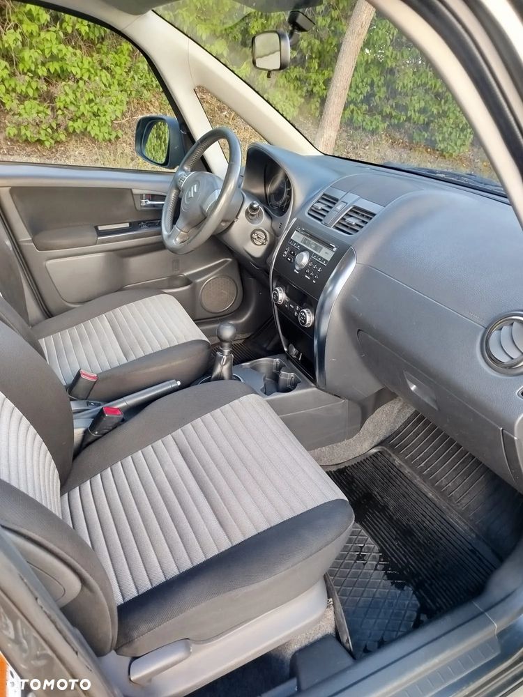 Suzuki SX4 1.6 Comfort - 9
