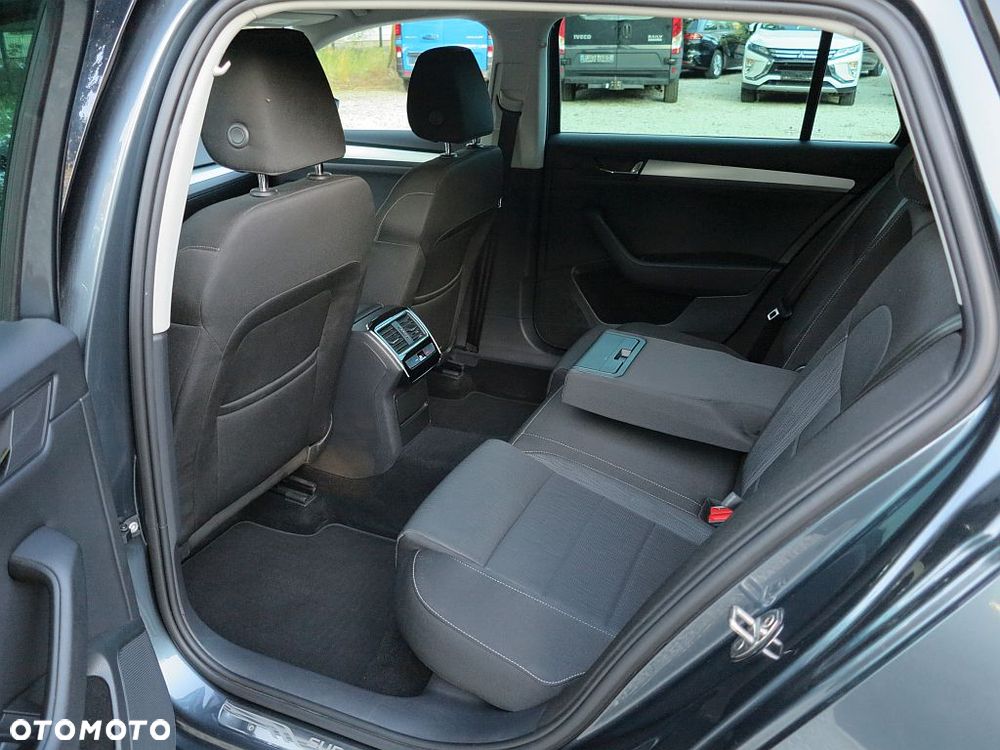 Skoda Superb 2.0 TDI DSG Ambition - 14