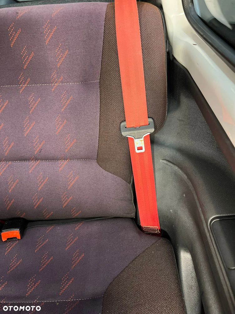 Peugeot 106 - 17