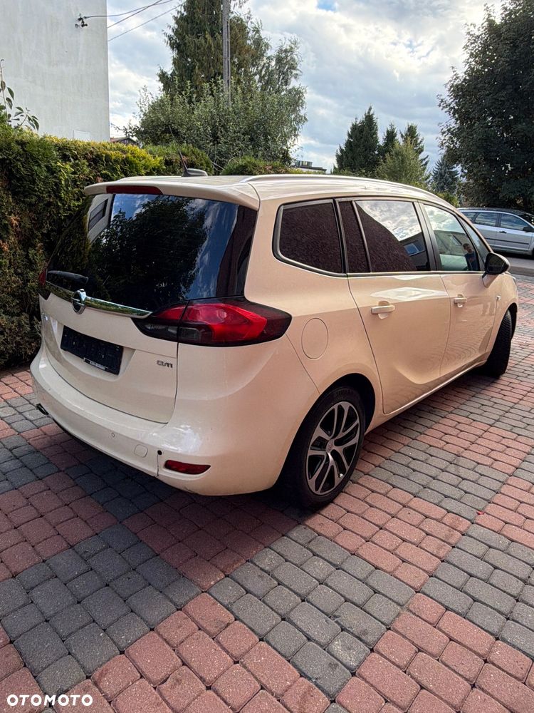 Opel Zafira 2.0 CDTI Enjoy EU6 - 9
