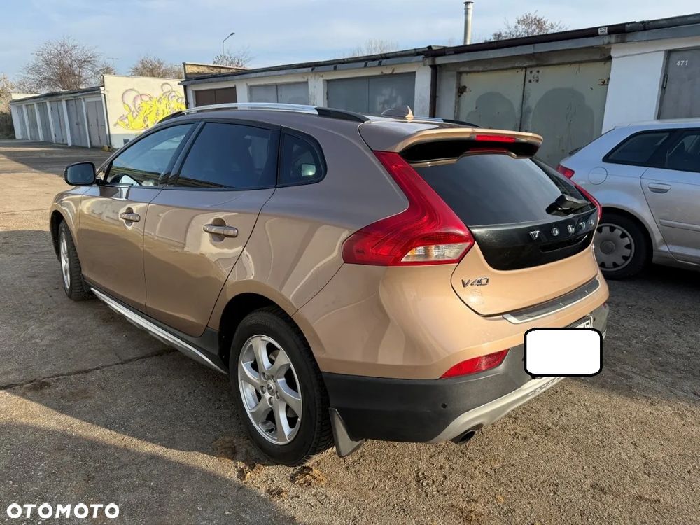 Volvo V40 Cross Country T3 Drive-E Summum - 4