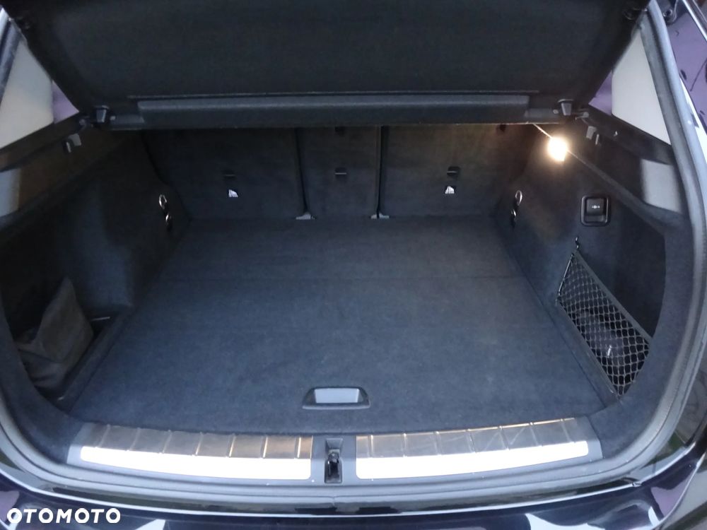 BMW X1 xDrive20i - 18