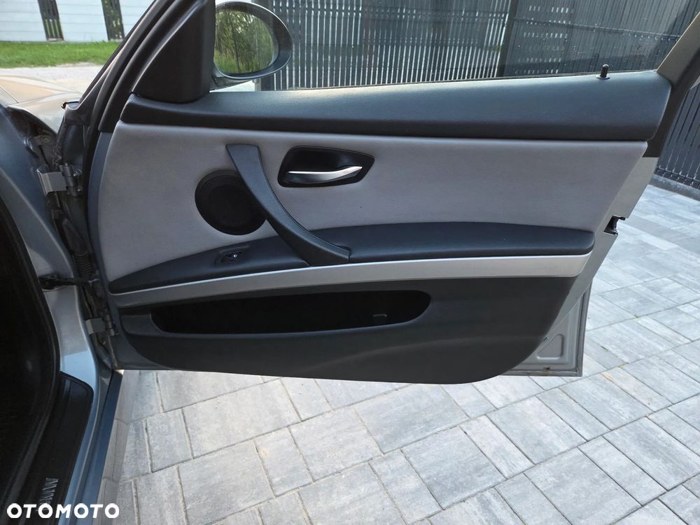 BMW Seria 3 318d DPF - 23