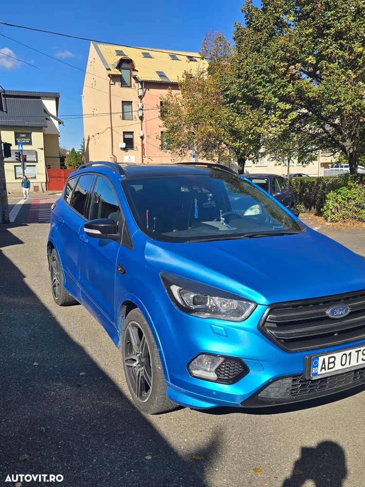 Ford Kuga - 1