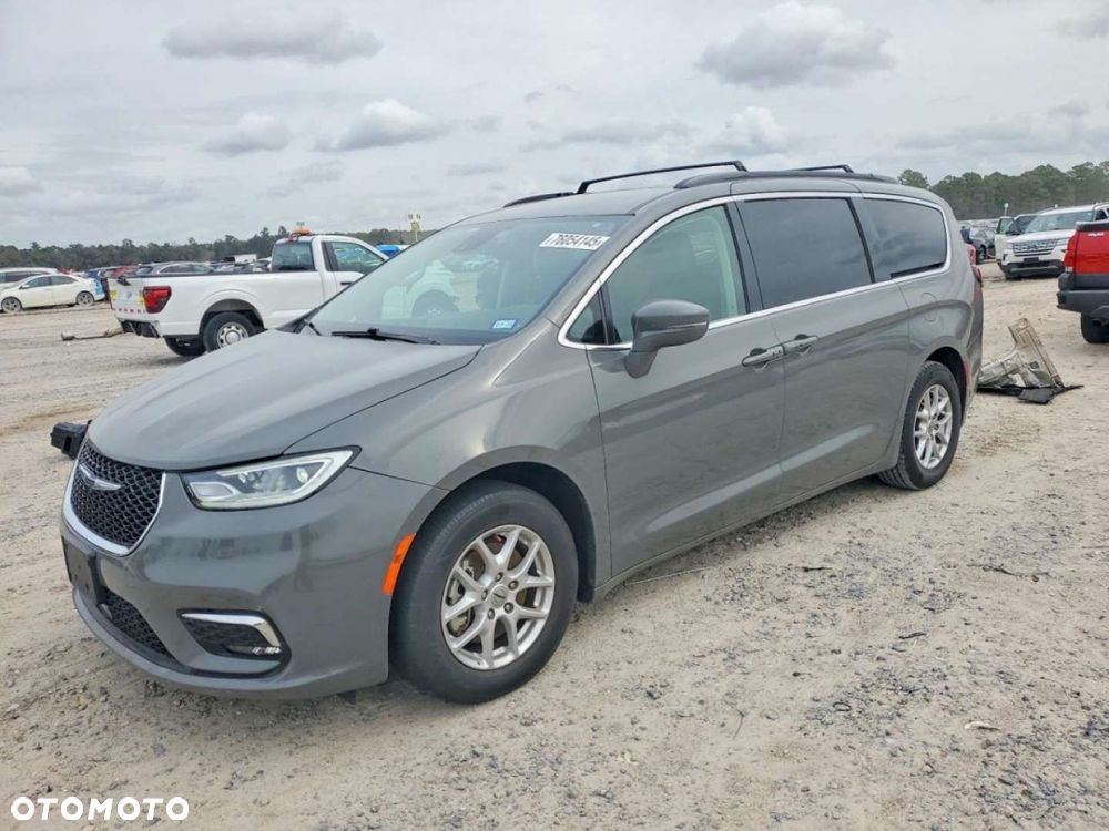 Chrysler Pacifica - 2