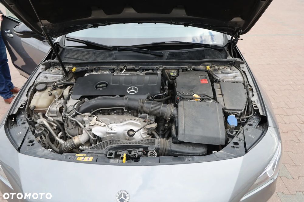 Mercedes-Benz CLA 220 4-Matic AMG Line 7G-DCT - 11